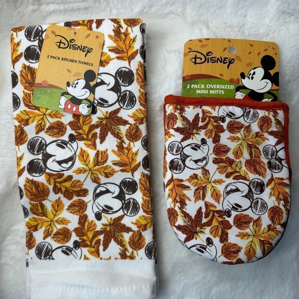 *NEW* Disney Mickey Mouse Kitchen Towels and Mitts Set